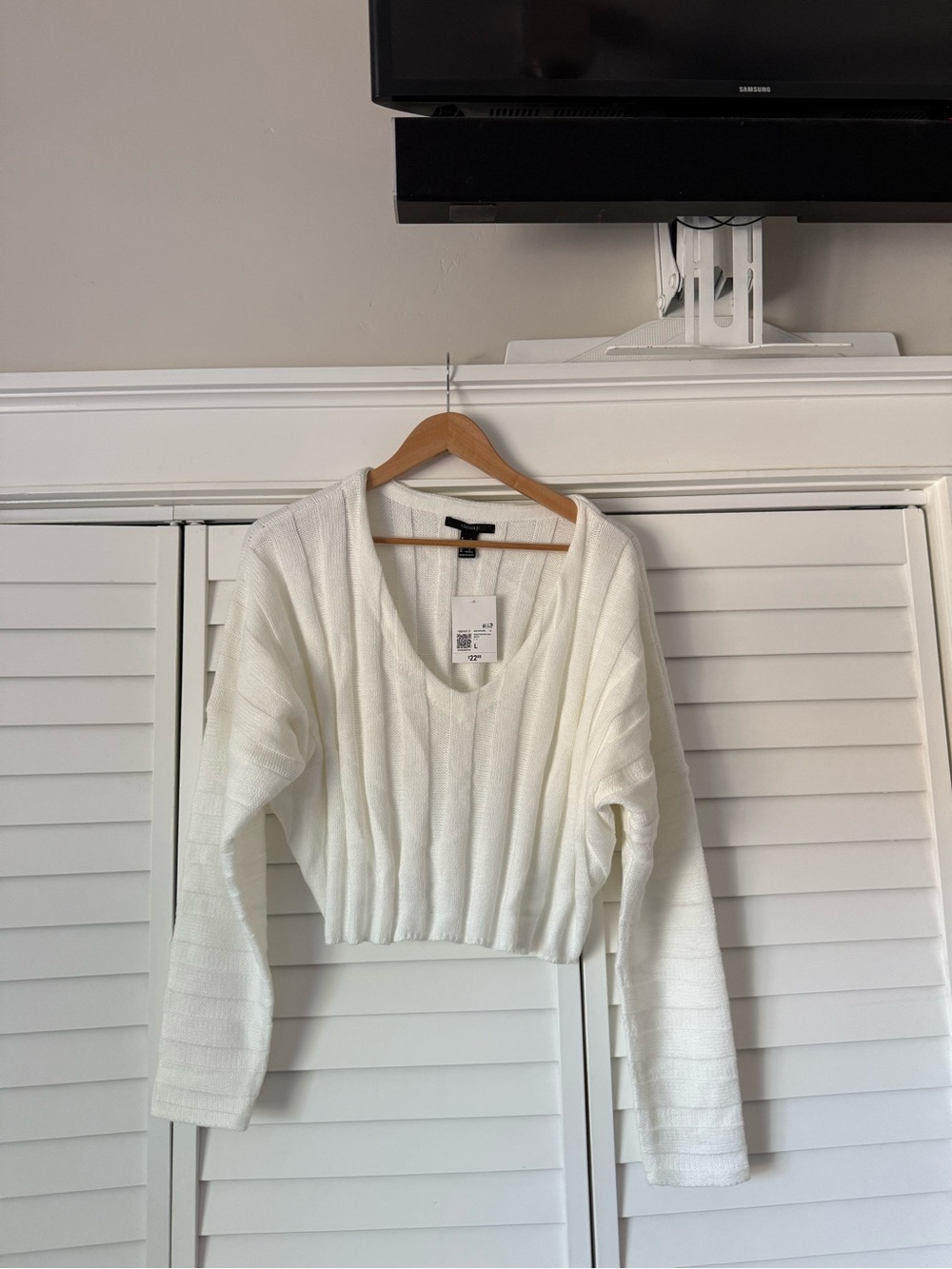 Forever 21 White Ribbed V-Neck Sweater